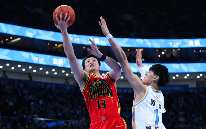 关于赛地聚焦：CBA季后赛加时末段热度飙升，北京首钢扳平良机，赛场秩序良好，资深球员宣示担当的信息