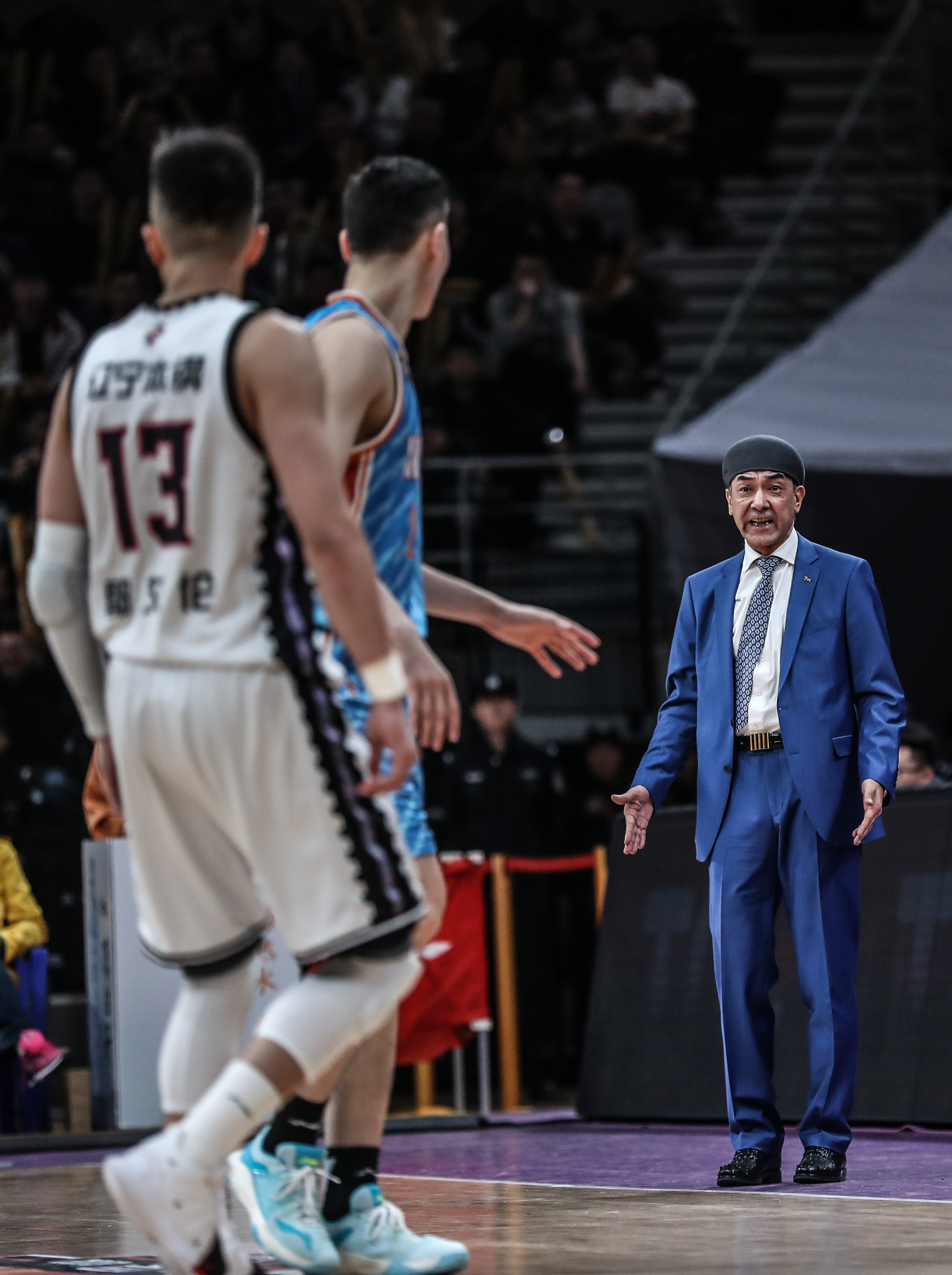 欧篮联倒计时,新疆广汇今夜止住颓势,细节引发关注,球迷炸锅,赛程密集仍需轮换的简单介绍 欧篮联倒计时,新疆广汇今夜止住颓势,细节引发关注,球迷炸锅,赛程密集仍需轮换的简单介绍