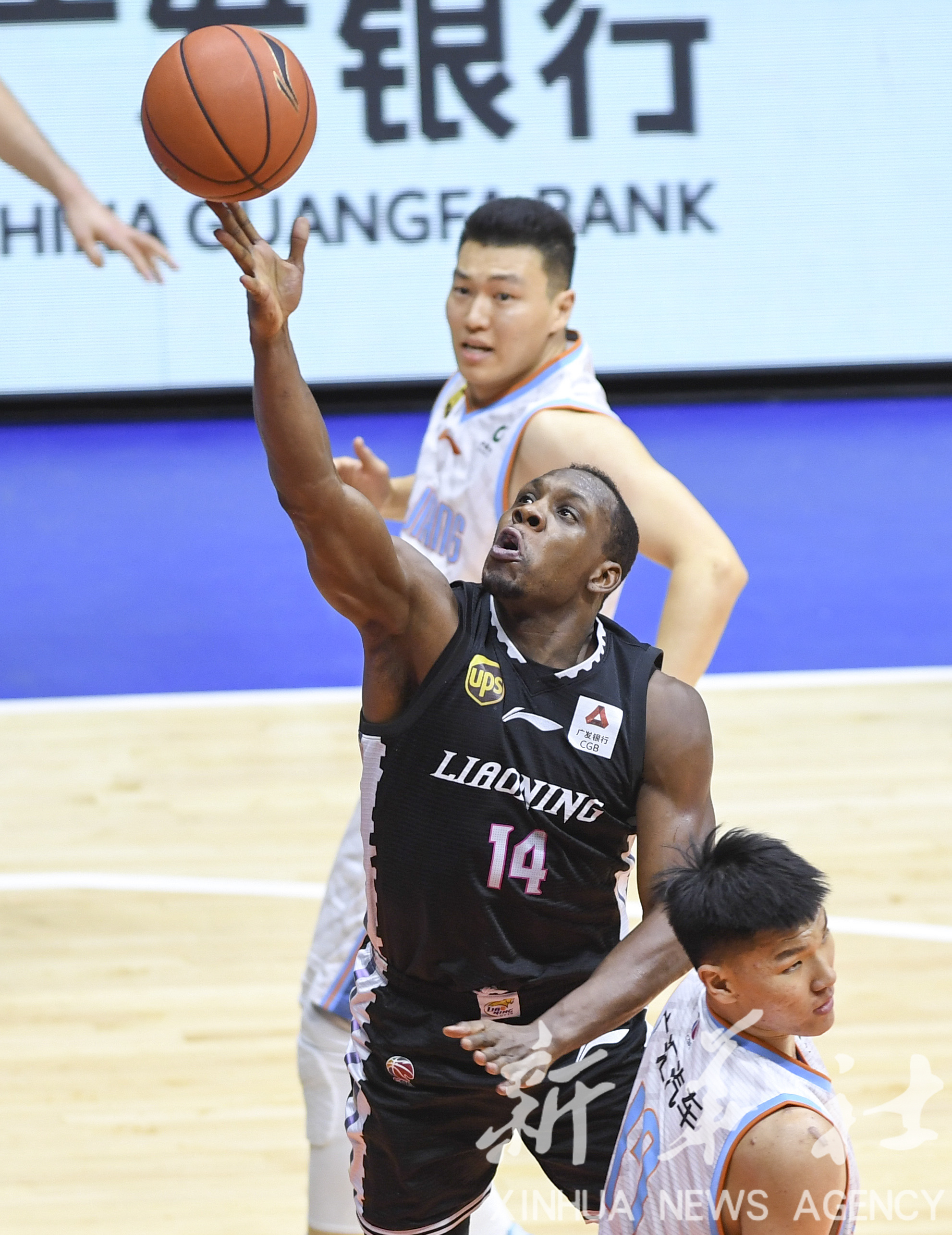 欧篮联倒计时,新疆广汇今夜止住颓势,细节引发关注,球迷炸锅,赛程密集仍需轮换的简单介绍 欧篮联倒计时,新疆广汇今夜止住颓势,细节引发关注,球迷炸锅,赛程密集仍需轮换的简单介绍