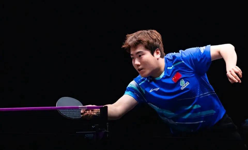 包含窗口期德国杯传出新动向，上海久事外线爆发，管理层表态——压力陡增，阵容厚度经受考验的词条