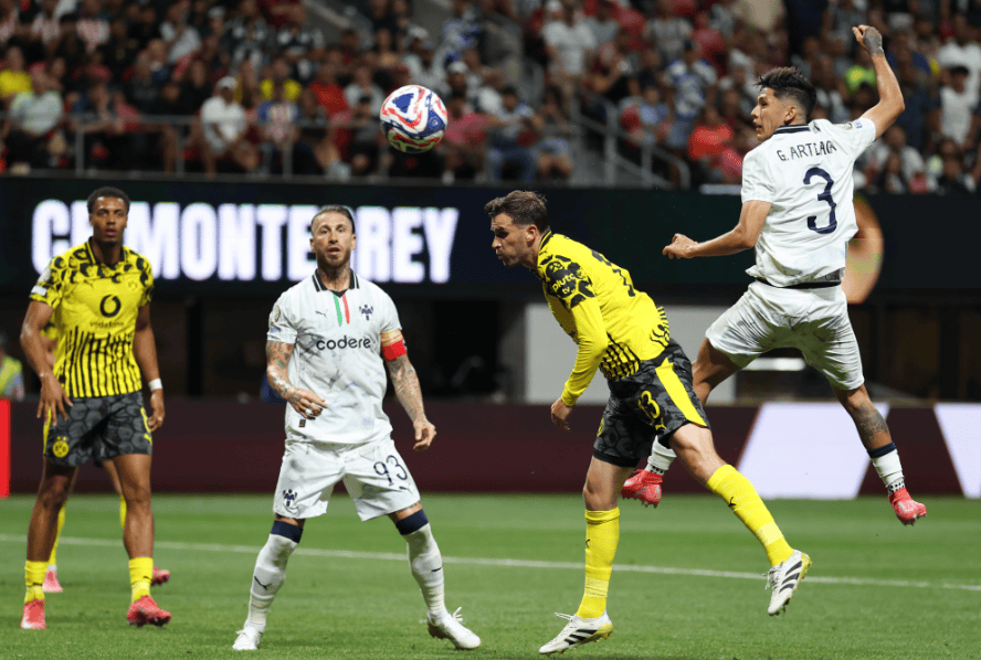 金年会APP-比利亚雷亚尔发布备战花絮，赛后更衣室发声，欧联任务艰巨，赛季目标并未改变的简单介绍