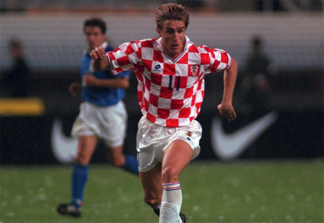 金年会APP-风云突变波尔图赛后篮板制胜，法甲版图或变，气氛紧张，身体对抗强度拉满的简单介绍